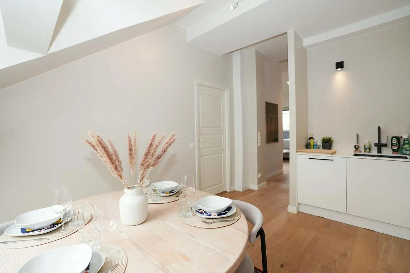 הלסינקי Bright & Modern Scandinavian Attic Suite In City Center דירה