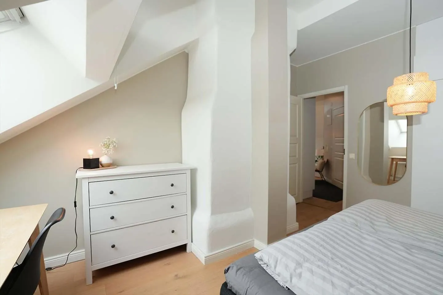 דירה הלסינקי Bright & Modern Scandinavian Attic Suite In City Center