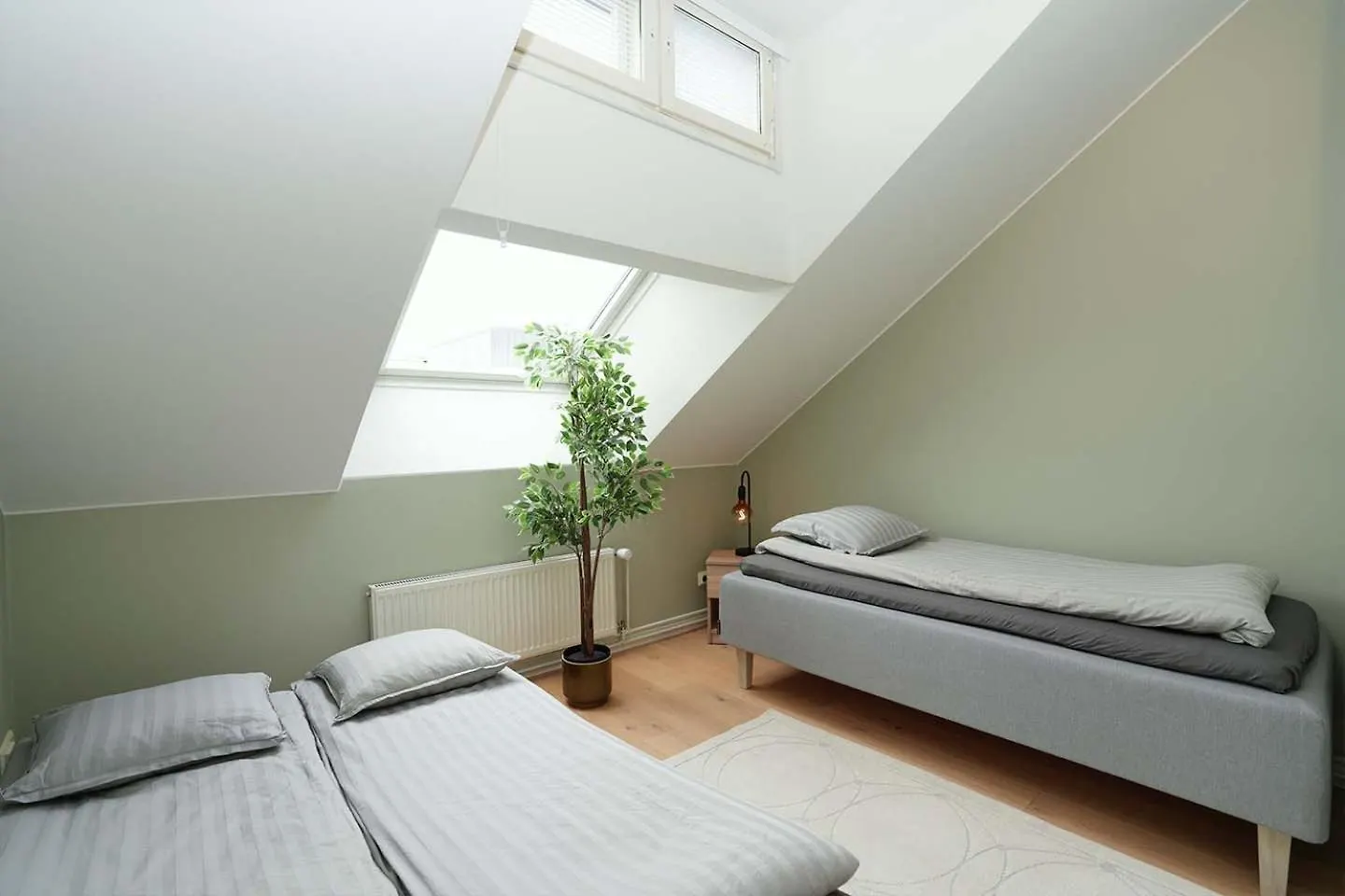 הלסינקי Bright & Modern Scandinavian Attic Suite In City Center פינלנד