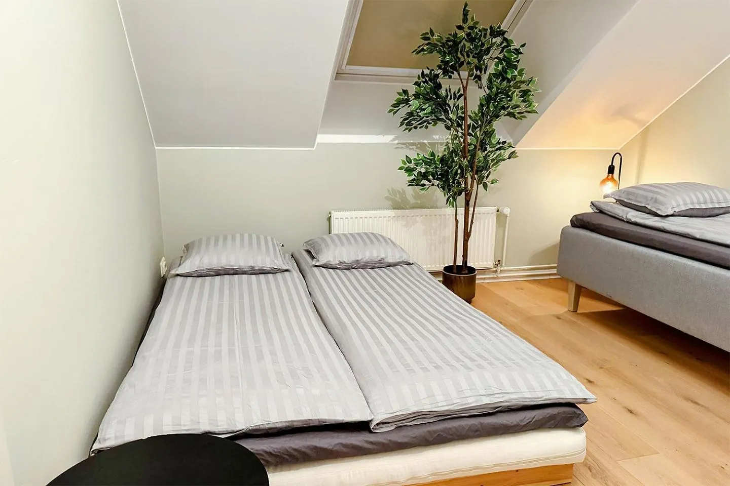 Bright & Modern Scandinavian Attic Suite In City Center Helsinky